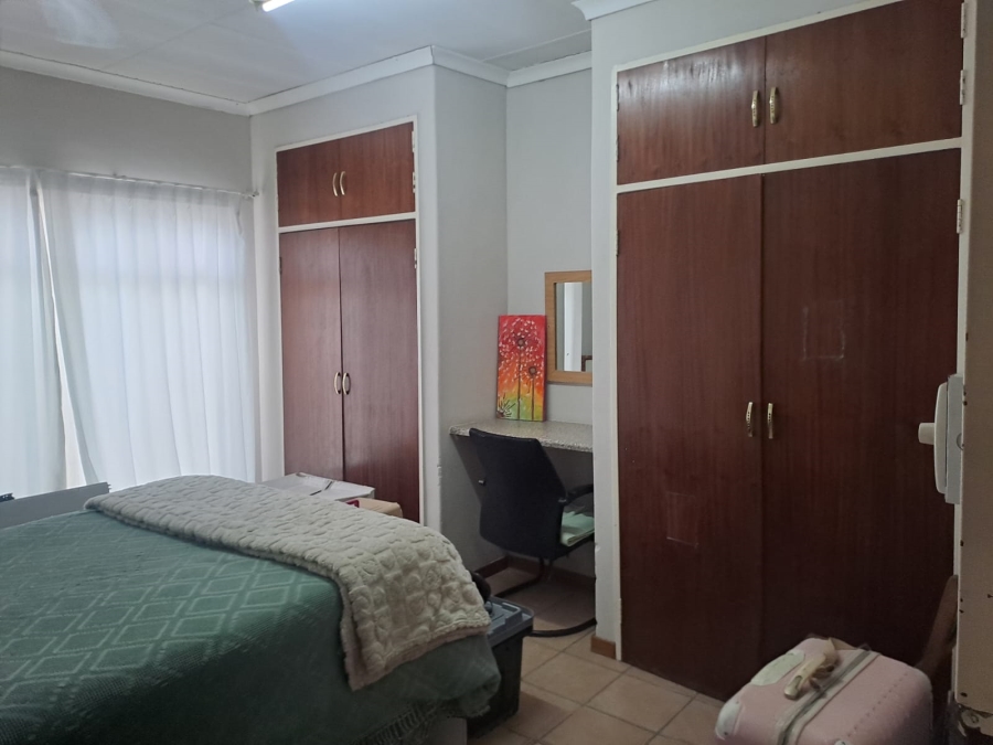 15 Bedroom Property for Sale in Oos Einde North West